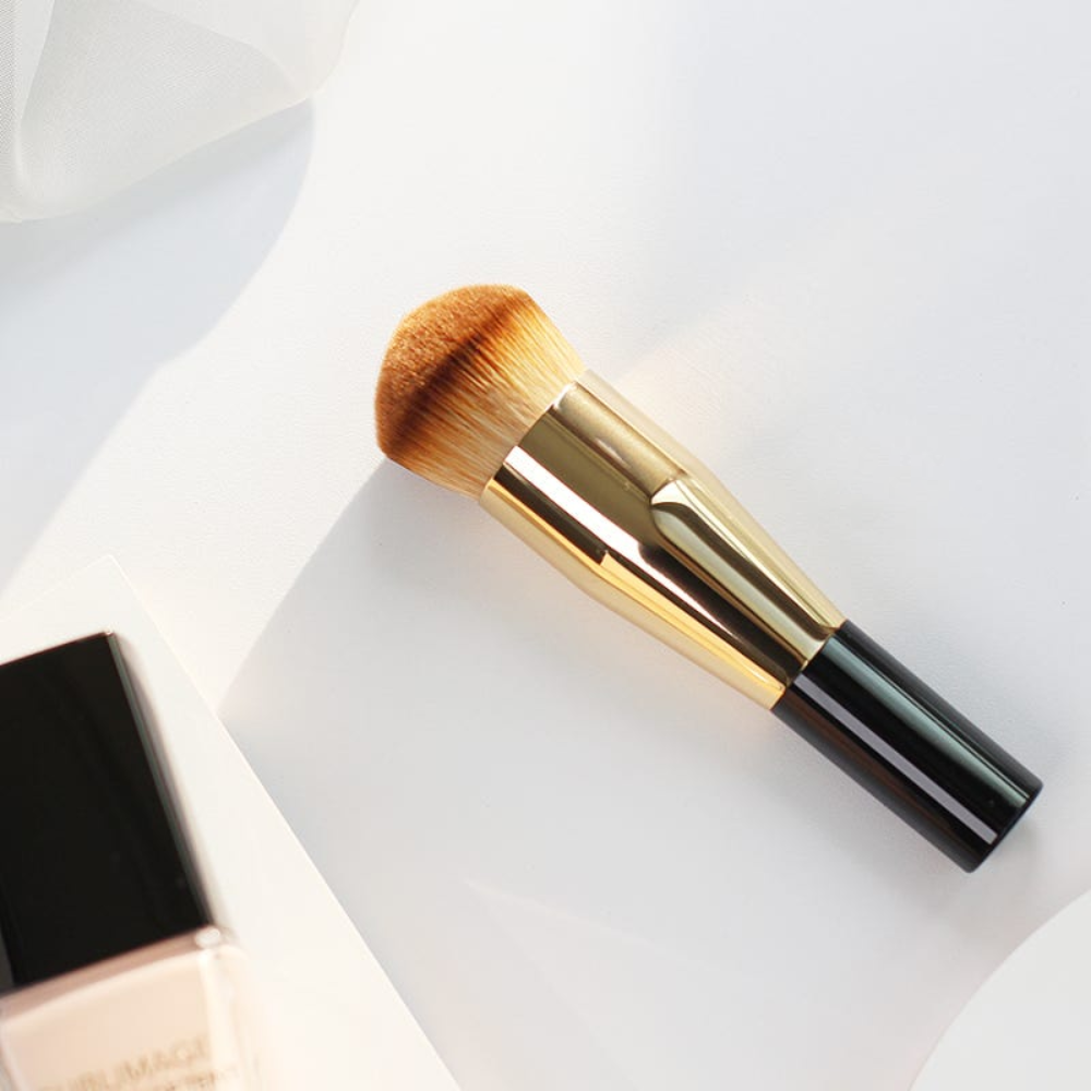 Chanel Gold Foundation Brush 11cm, Chanel Gold Foundation Brush ราคา ,Chanel Gold Foundation Brush รีวิว